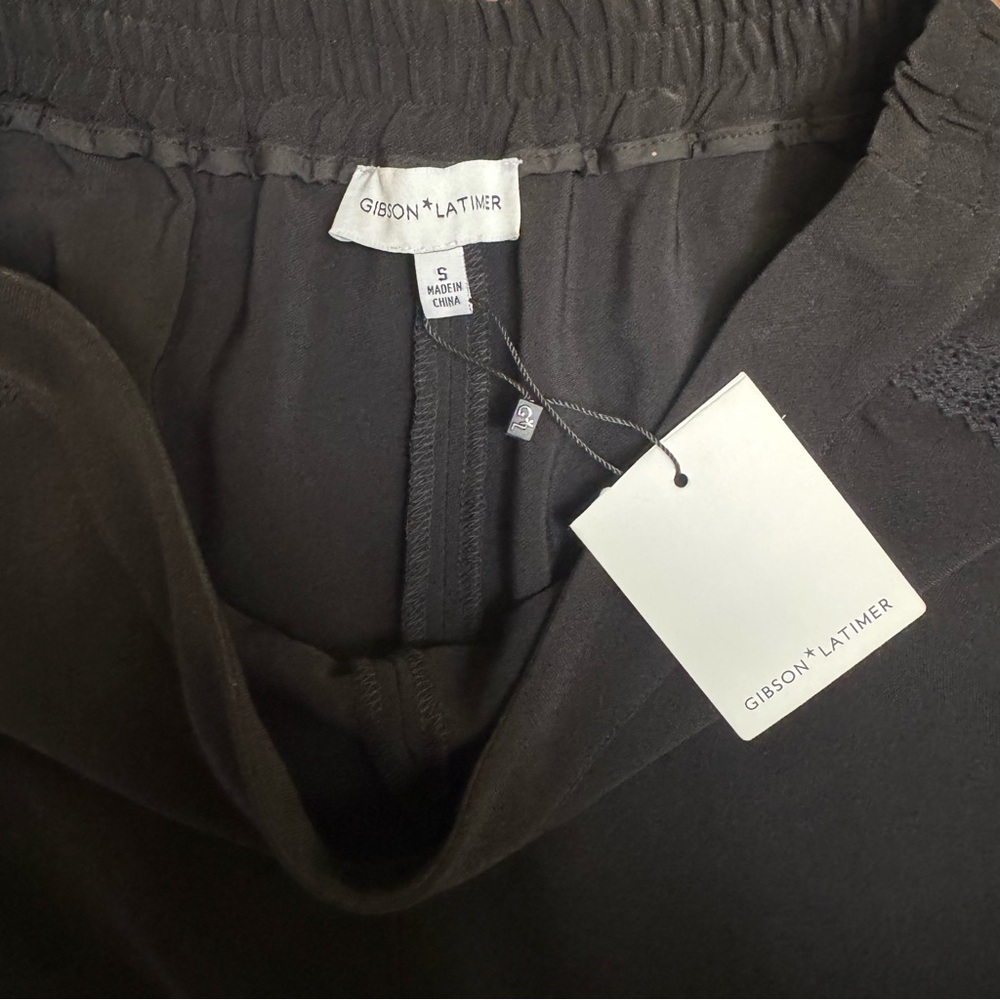 New with tags Gibson Latimer black jogger pants.